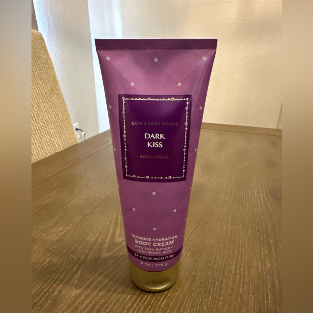 Bath & Body Works Dark Kiss Ultimate Hydration Body Cream 8‎ oz Full Size New
